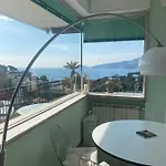 Grande Attico Con Vista Vicino Al Centro By Portofinovacanze Apartmán