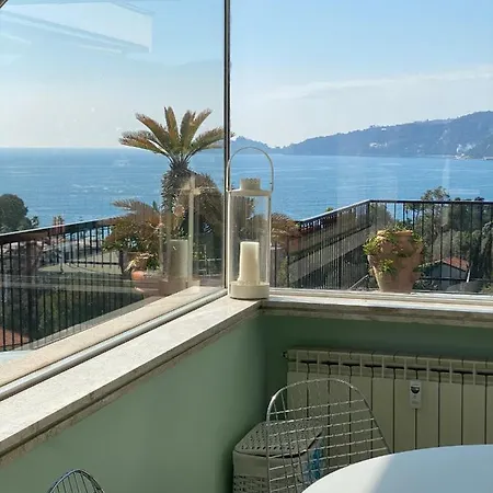 Grande Attico Con Vista Vicino Al Centro By Portofinovacanze Apartamento