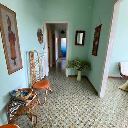 Grande Attico Con Vista Vicino Al Centro By Portofinovacanze شقة