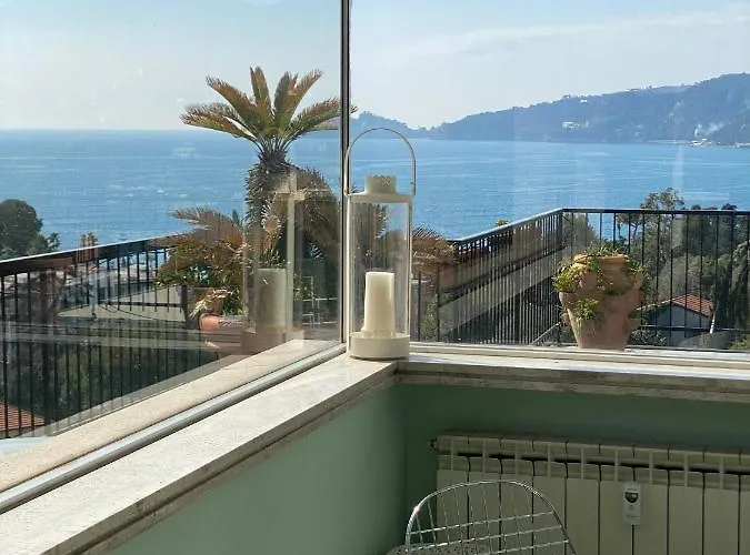 Grande Attico Con Vista Vicino Al Centro By Portofinovacanze Apartmán