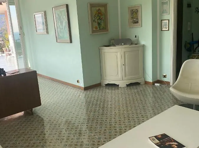 Grande Attico Con Vista Vicino Al Centro By Portofinovacanze شقة *
