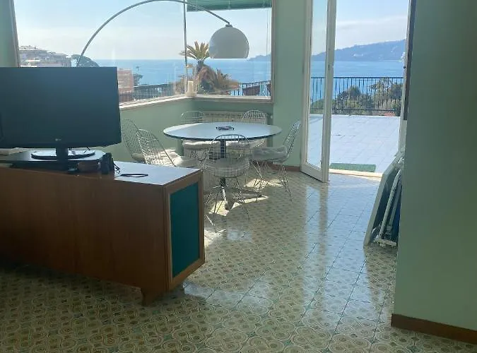 Grande Attico Con Vista Vicino Al Centro By Portofinovacanze شقة