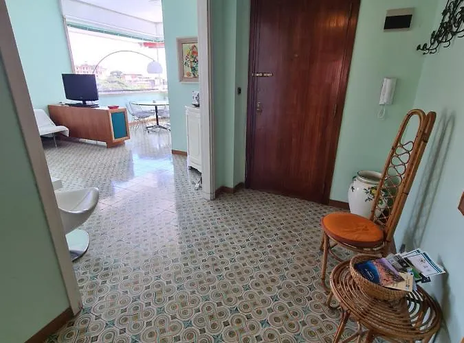 Grande Attico Con Vista Vicino Al Centro By Portofinovacanze شقة
